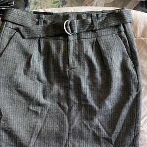 Gray Belted tweed like Banana Republic Skirt. Sz 6. New w/ tags